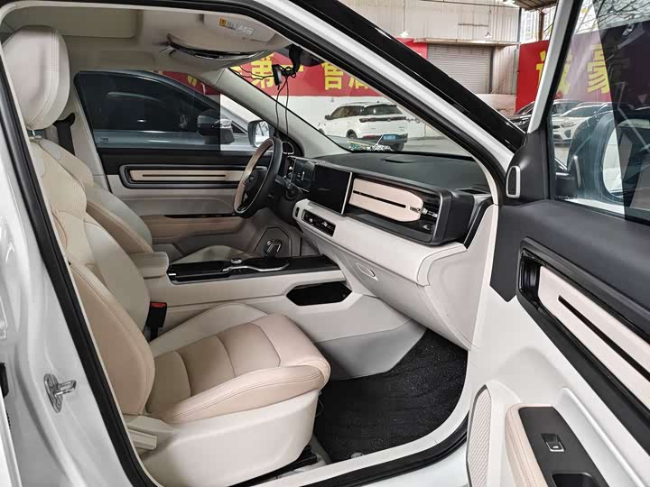 Фото 7 - Geely Icon