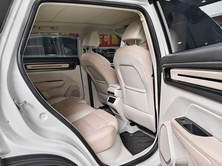 Фото 8 - Geely Icon