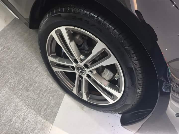 Photo 6 - Mercedes-Benz E-Class