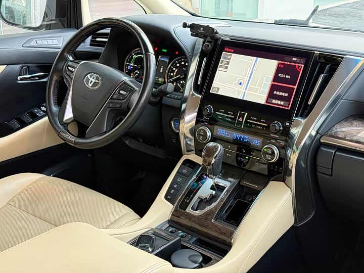 Фото 5 - Toyota Vellfire