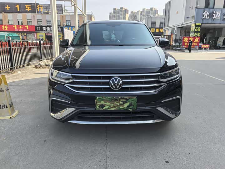 Фото 2 - Volkswagen Tiguan L Pro