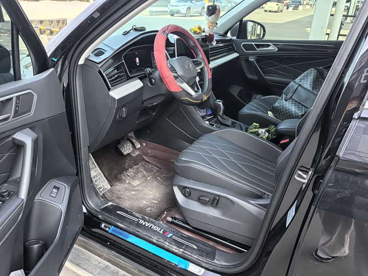 Фото 4 - Volkswagen Tiguan L Pro