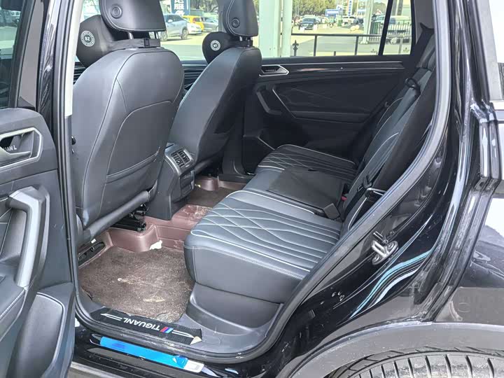 Фото 6 - Volkswagen Tiguan L Pro