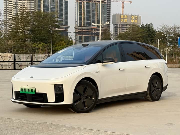 Фото 1 - LiXiang i8