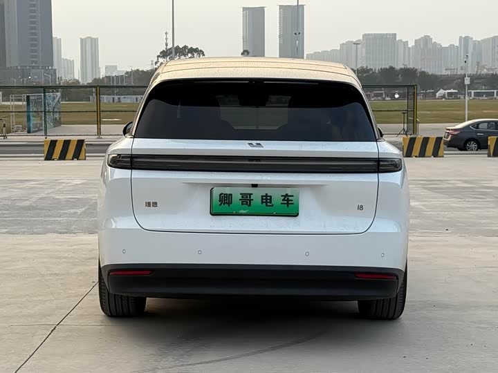 Фото 5 - LiXiang i8