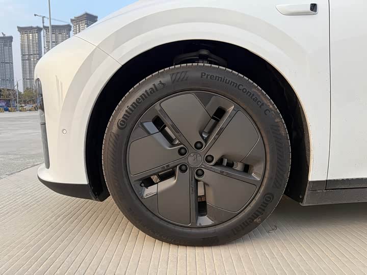 Фото 9 - LiXiang i8