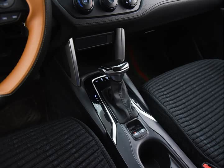 Фото 9 - Toyota Corolla Cross