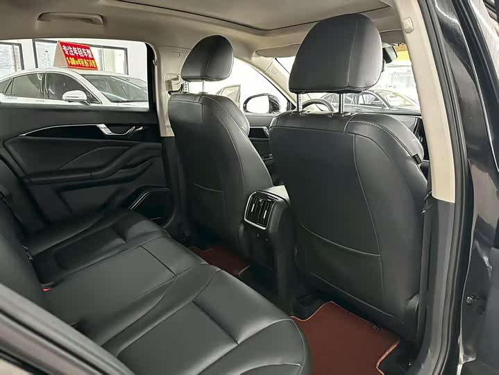 Фото 9 - Bestune B70