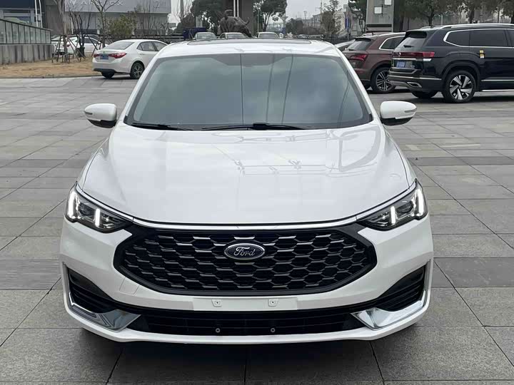 Фото 2 - Ford Escort