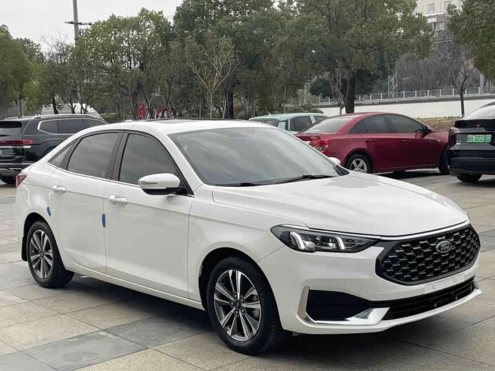 Фото 3 - Ford Escort