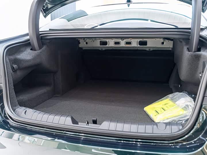 Фото 9 - Jaguar XF L