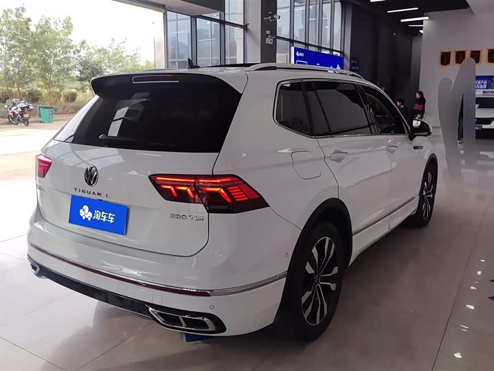 Фото 3 - Volkswagen Tiguan L Pro