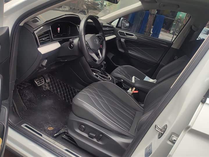 Фото 9 - Volkswagen Tiguan L Pro