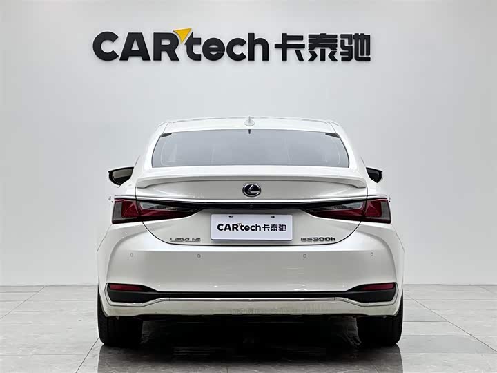 Фото 4 - Lexus ES