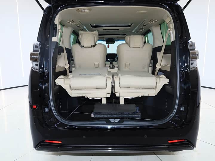 Фото 7 - Toyota Vellfire