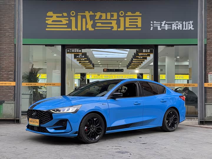 Фото 1 - Ford Focus