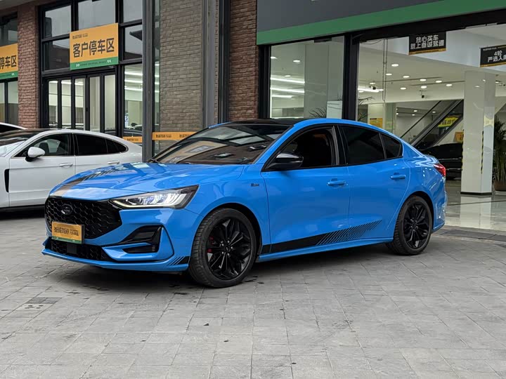 Фото 4 - Ford Focus