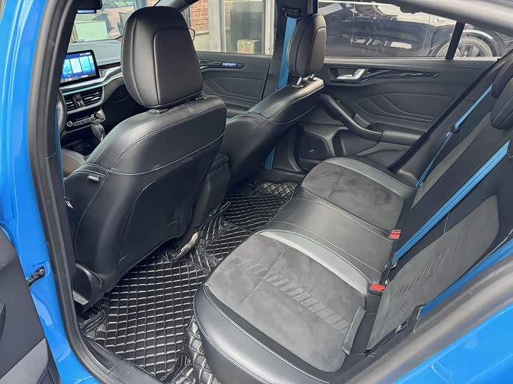 Фото 9 - Ford Focus