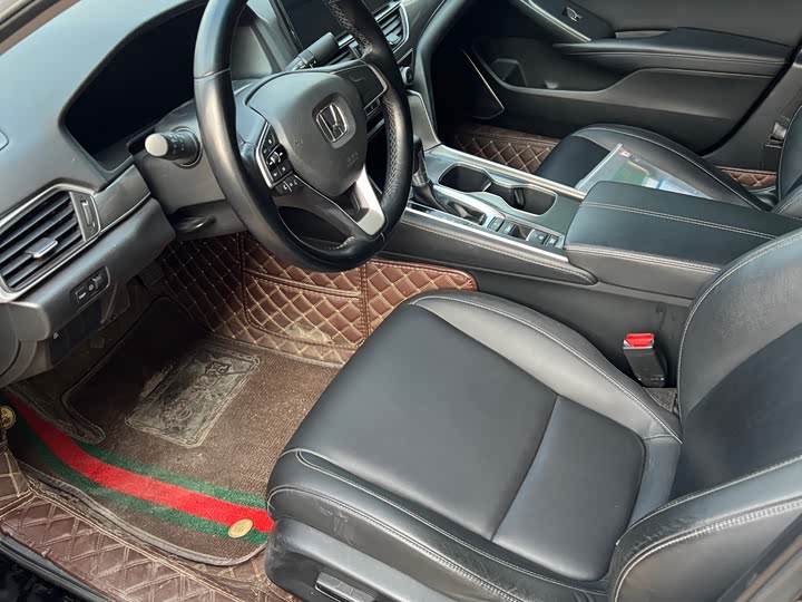 Фото 3 - Honda Accord