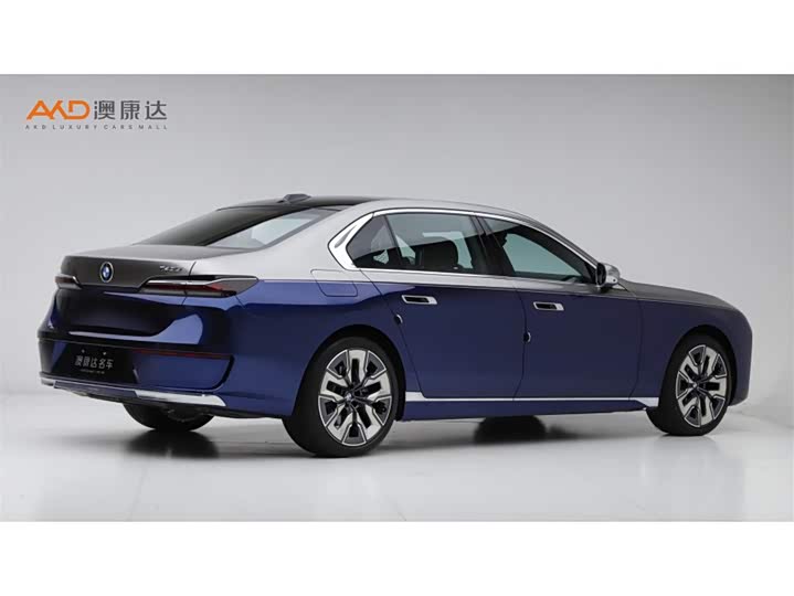 Фото 3 - BMW 7 Series