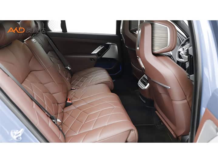 Фото 8 - BMW 7 Series