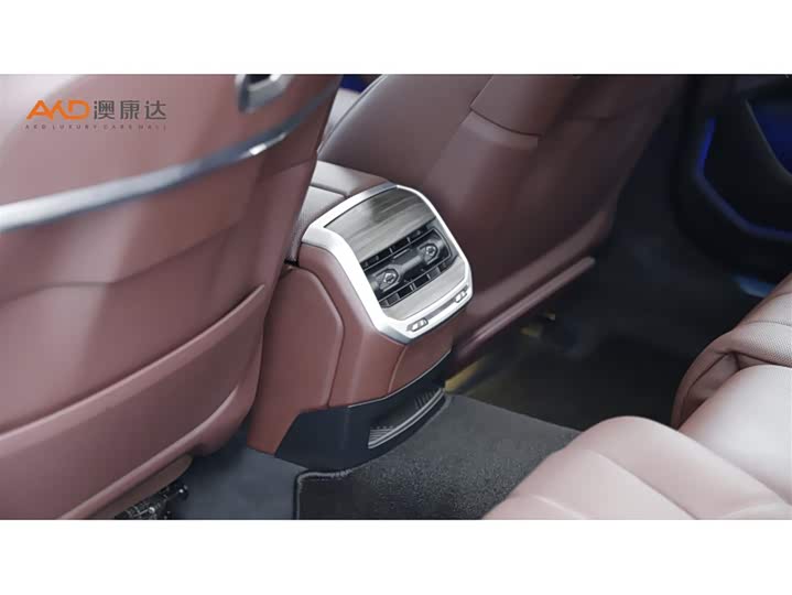 Фото 9 - BMW 7 Series