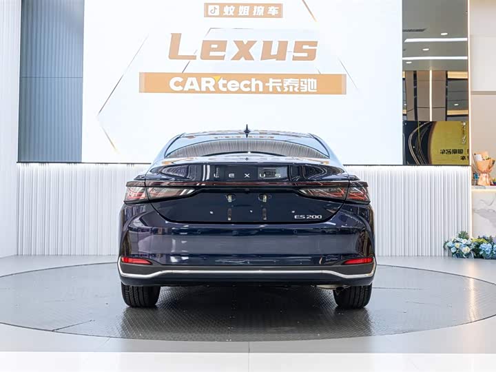 Фото 4 - Lexus ES