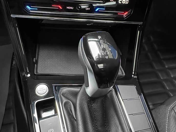 Фото 8 - Volkswagen Passat