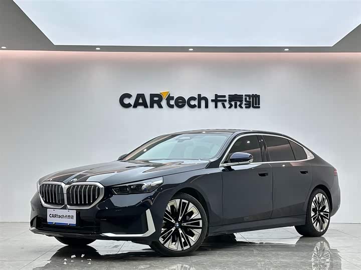 Фото 1 - BMW 5 Series