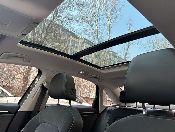 Фото 9 - Volkswagen Sagitar L