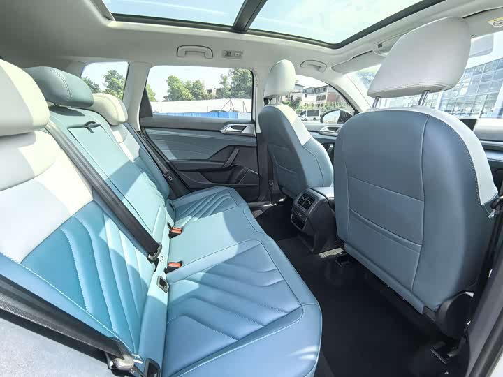 Фото 6 - Volkswagen Tharu