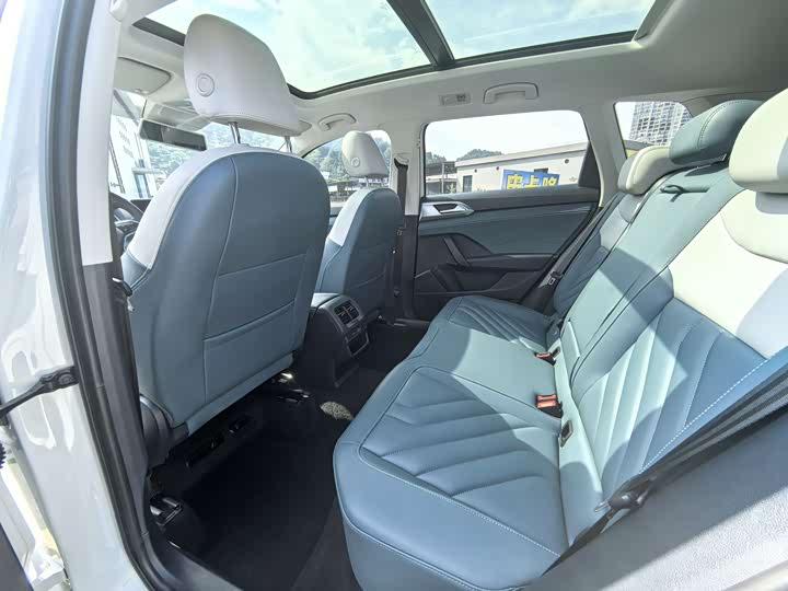 Фото 8 - Volkswagen Tharu