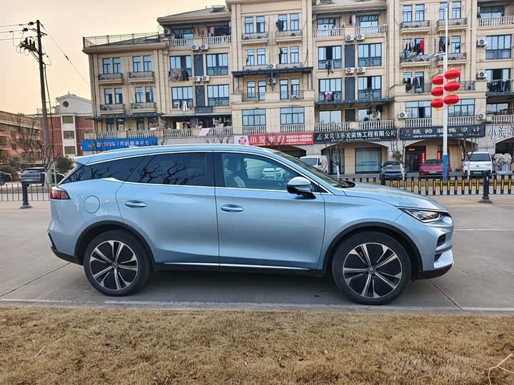 Фото 3 - BYD Tang Hybrid/EV