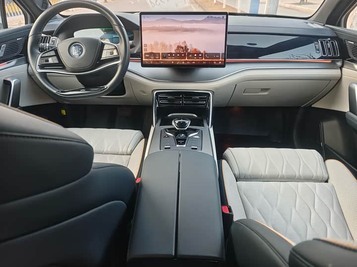 Фото 8 - BYD Tang Hybrid/EV