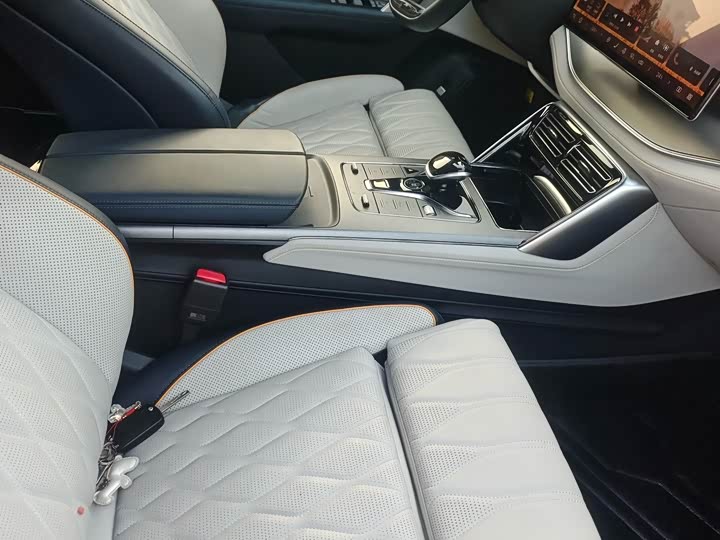 Фото 9 - BYD Tang Hybrid/EV