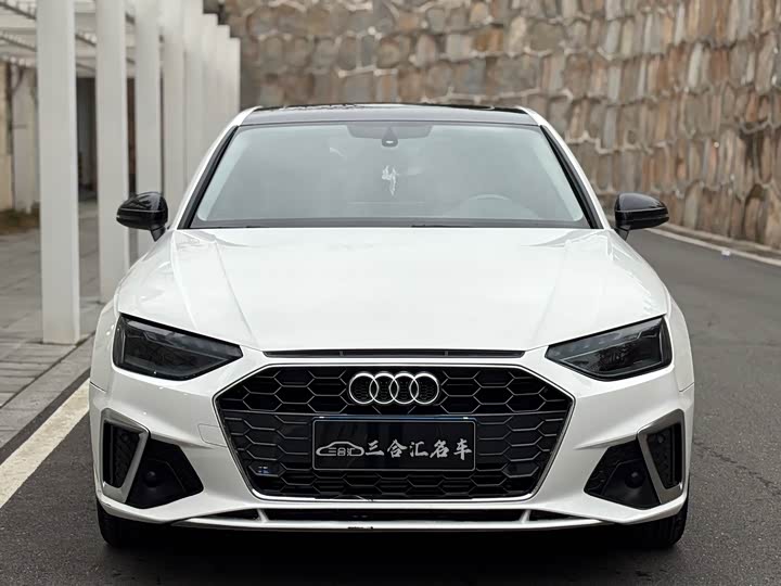 Фото 2 - Audi A4L