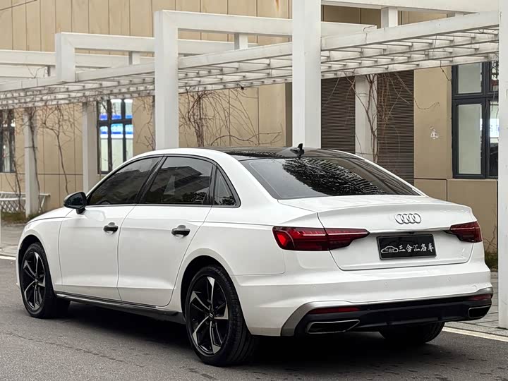 Фото 3 - Audi A4L