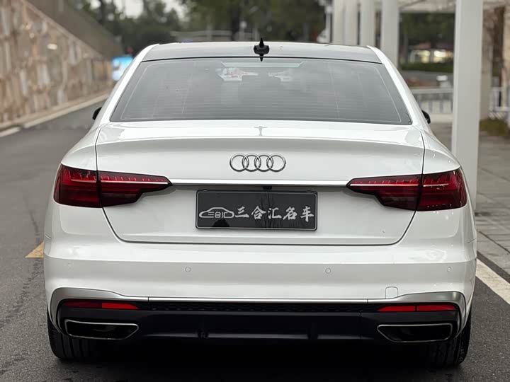 Фото 4 - Audi A4L