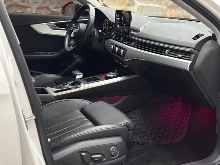 Фото 7 - Audi A4L