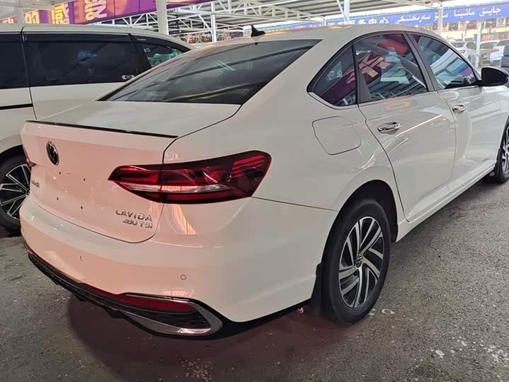 Фото 3 - Volkswagen Lavida