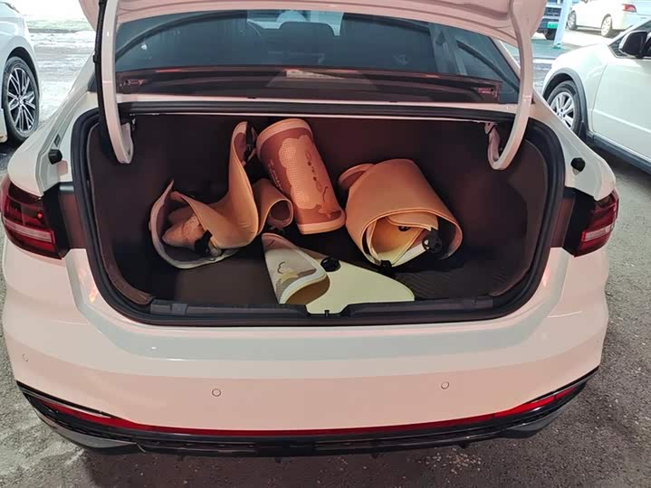 Фото 4 - Volkswagen Lavida