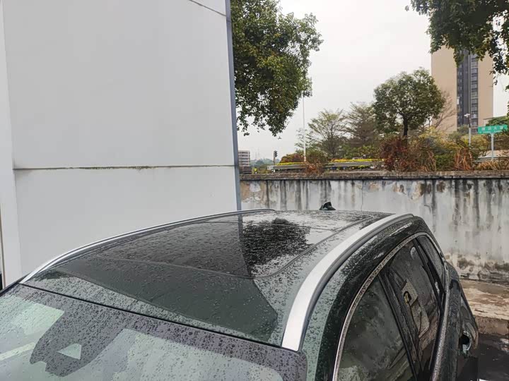 Photo 2 - Geely Monjaro