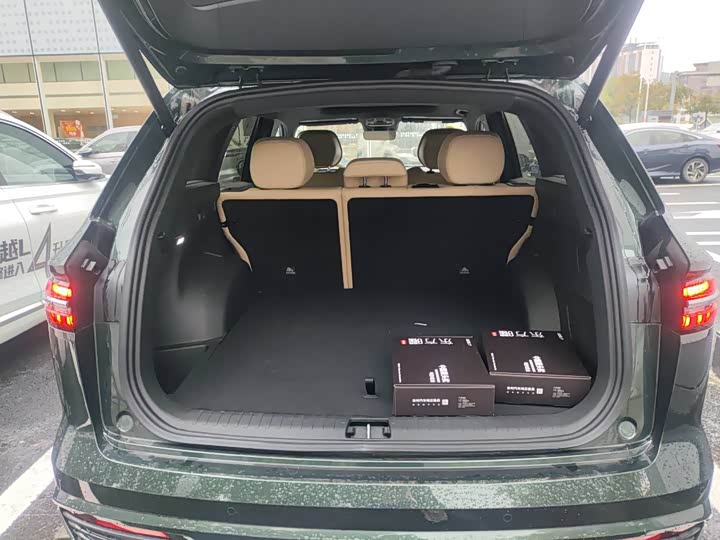 Photo 5 - Geely Monjaro