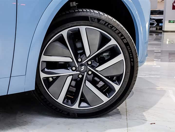 Фото 2 - LiXiang L7