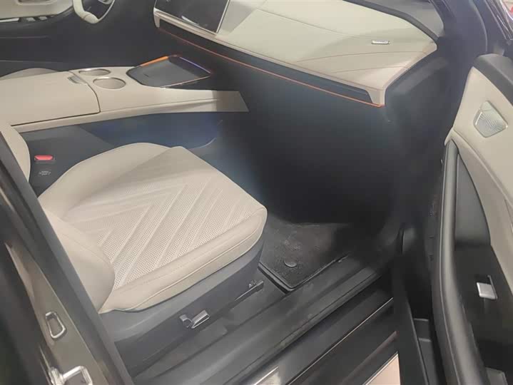 Фото 8 - Changan Deepal SL03