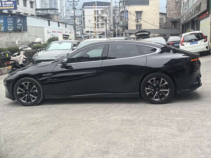 Фото 3 - XPeng P7