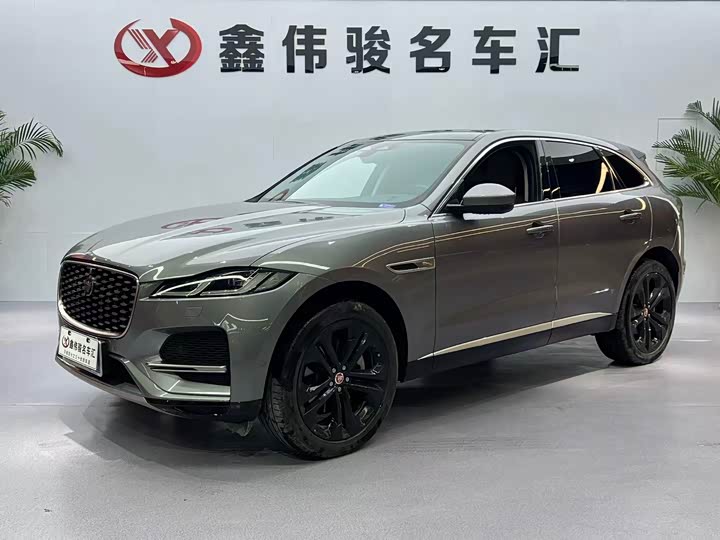 Фото 2 - Jaguar F-Pace
