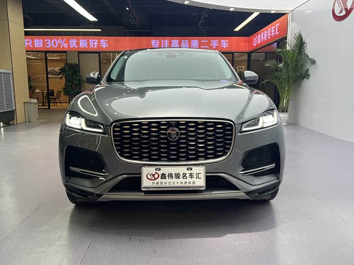 Фото 3 - Jaguar F-Pace