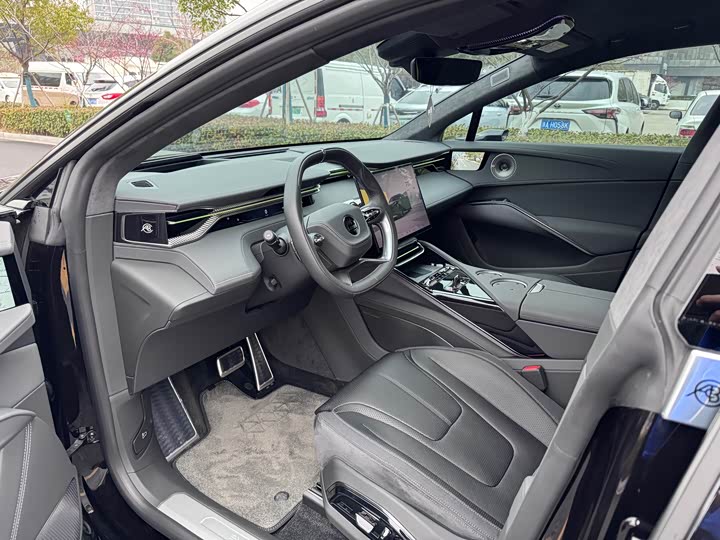 Фото 6 - Lotus Eletre