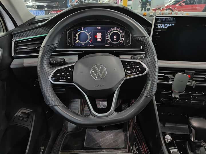 Фото 6 - Volkswagen Tiguan L Hybrid